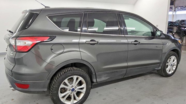 Ford Escape  2017