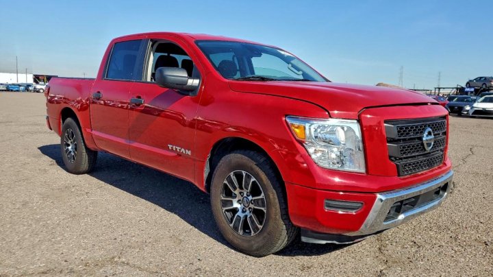 Nissan Titan  2022