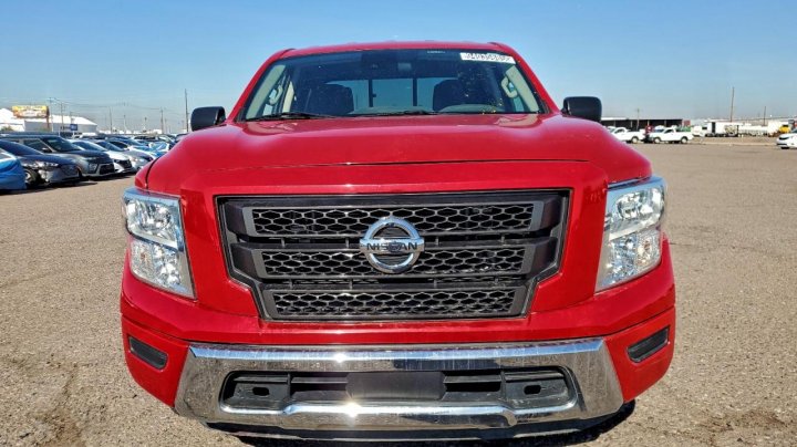 Nissan Titan  2022