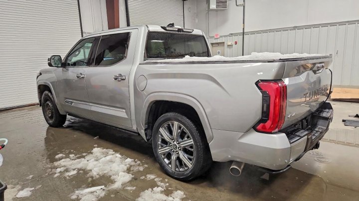 Toyota TUNDRA  2022