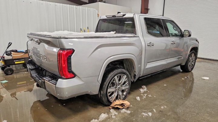 Toyota TUNDRA  2022