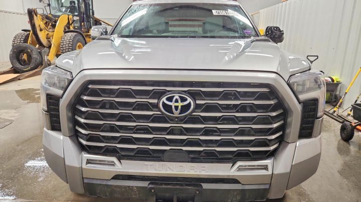 Toyota TUNDRA  2022