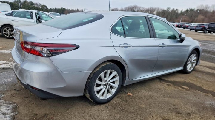 Toyota Camry  2024