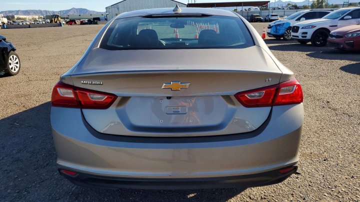 Chevrolet Malibu  2023