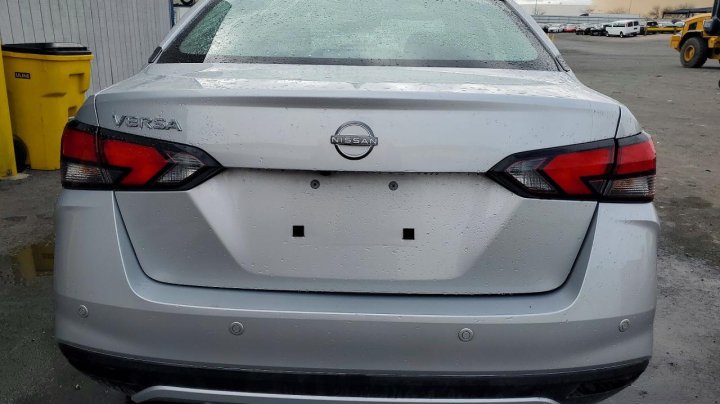 Nissan Versa  2025