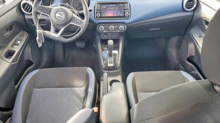 Nissan Versa  2025
