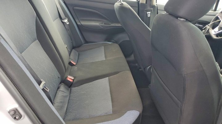 Nissan Versa  2025