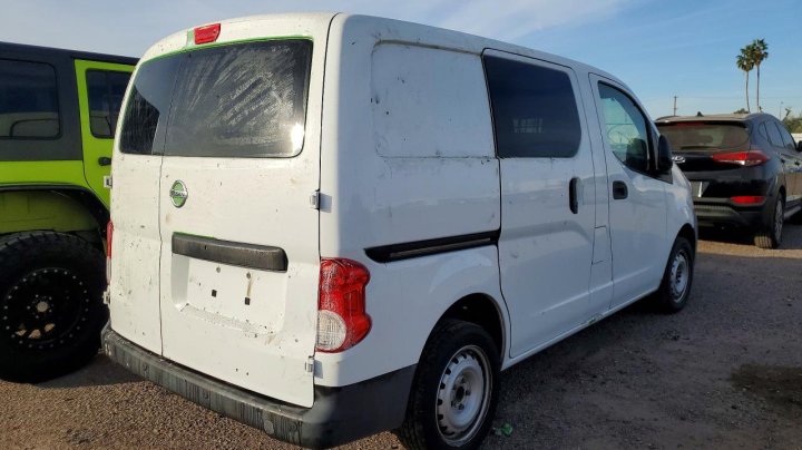 Nissan NV200  2015