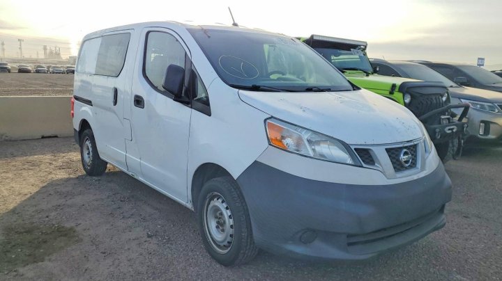Nissan NV200  2015