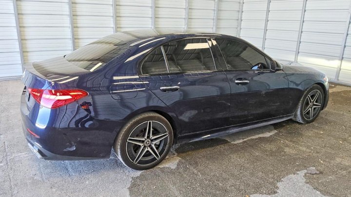Mercedes-Benz C  2023