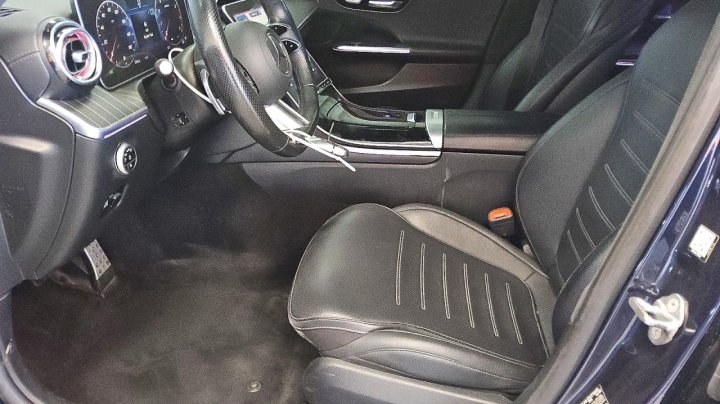 Mercedes-Benz C  2023