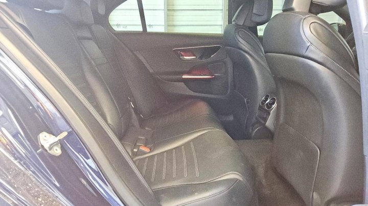 Mercedes-Benz C  2023