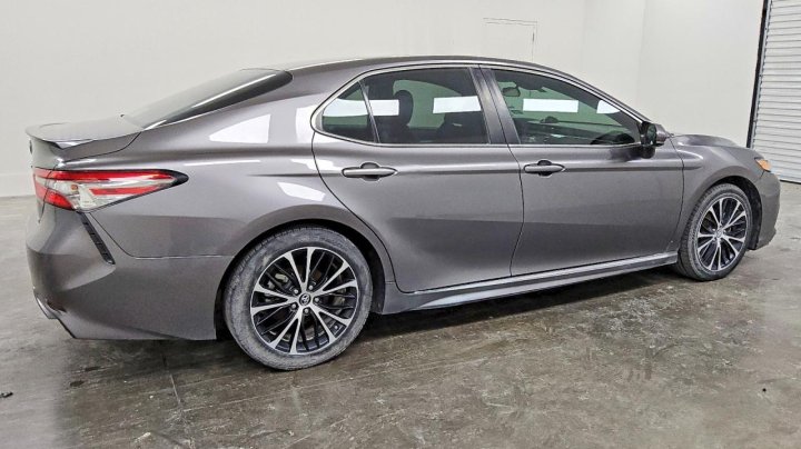 Toyota Camry  2018