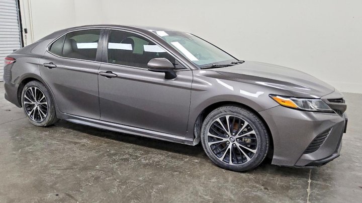 Toyota Camry  2018