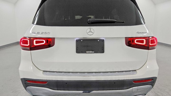 Mercedes-Benz GLB  2020