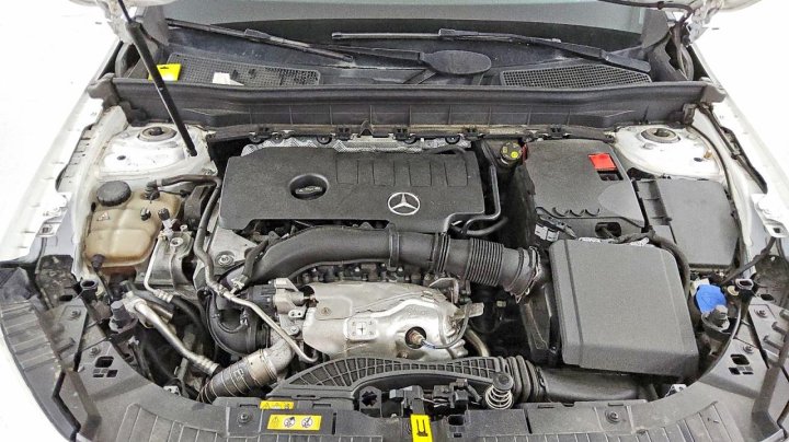 Mercedes-Benz GLB  2020