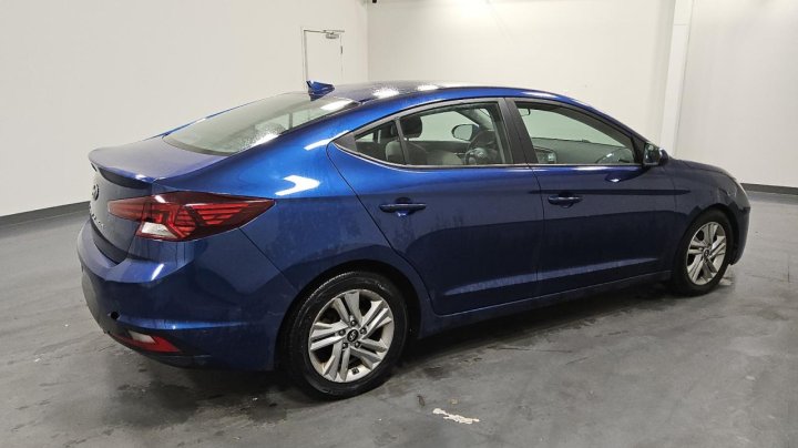 Hyundai Elantra  2020