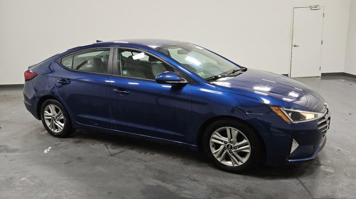 Hyundai Elantra  2020
