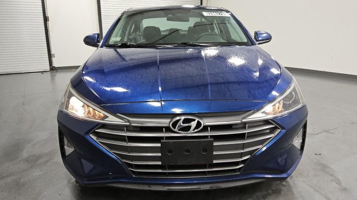 Hyundai Elantra  2020