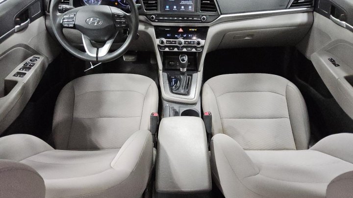 Hyundai Elantra  2020