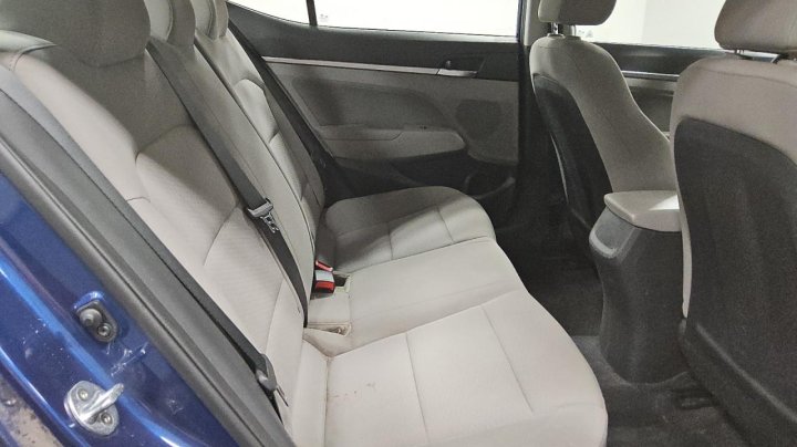 Hyundai Elantra  2020