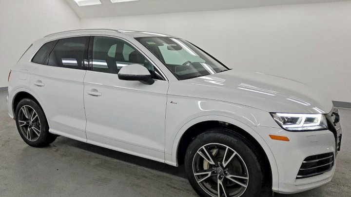 Audi Q5 E  2020