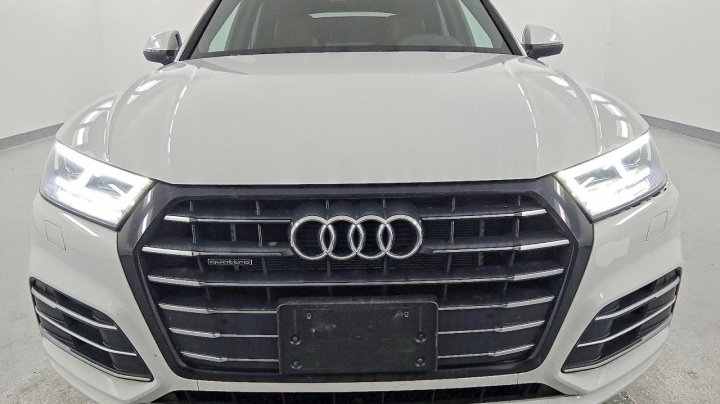 Audi Q5 E  2020