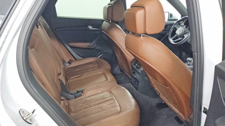 Audi Q5 E  2020