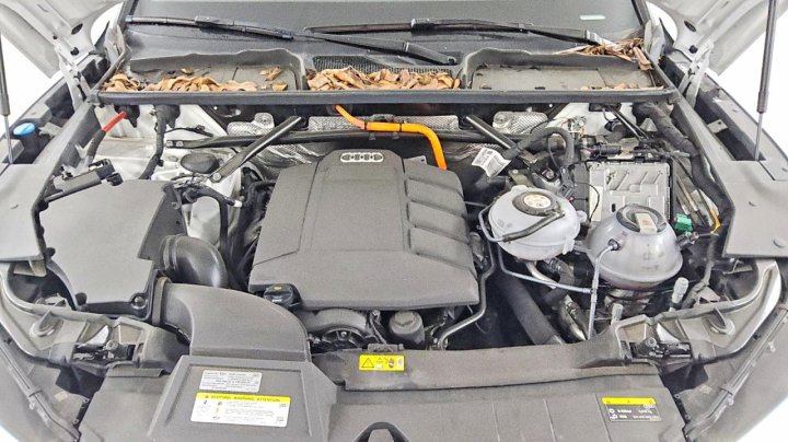 Audi Q5 E  2020