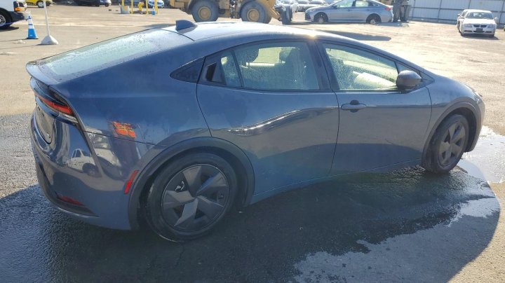 Toyota Prius  2024