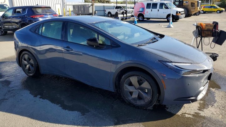 Toyota Prius  2024