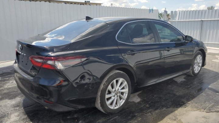 Toyota Camry  2024