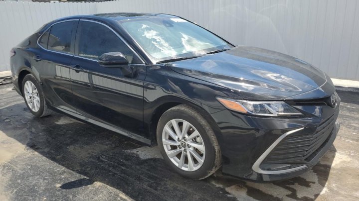 Toyota Camry  2024