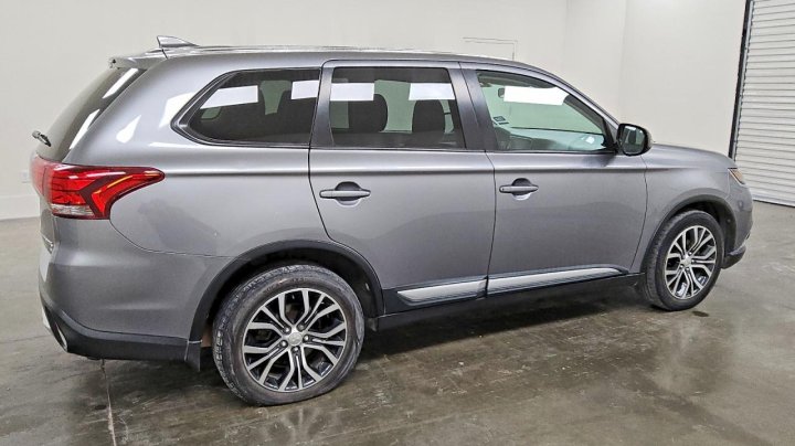 Mitsubishi Outlander  2018