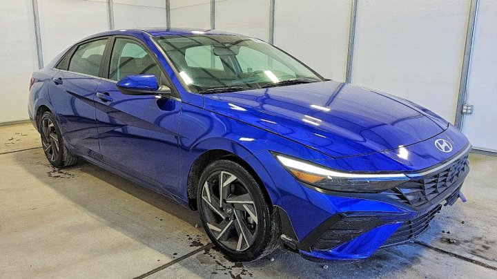Hyundai Elantra  2025