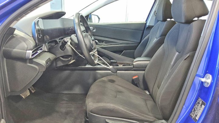 Hyundai Elantra  2025