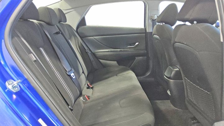 Hyundai Elantra  2025