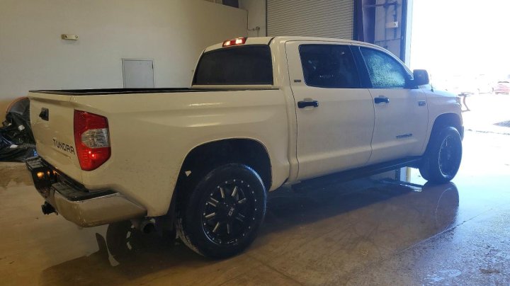 Toyota TUNDRA  2018
