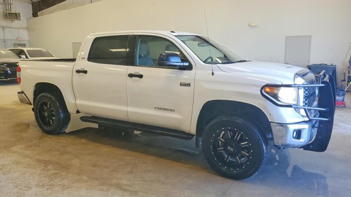 Toyota TUNDRA  2018
