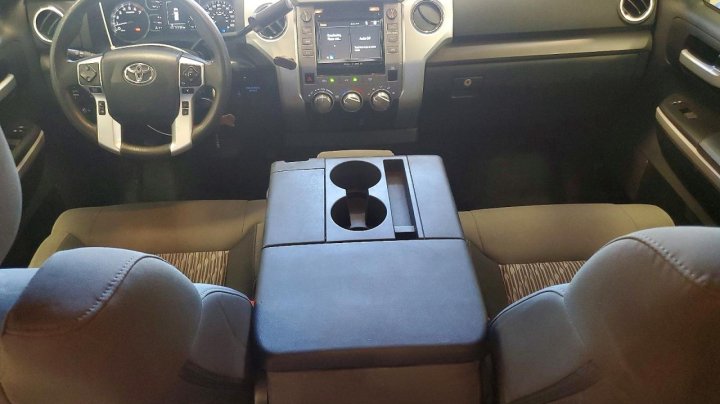 Toyota TUNDRA  2018