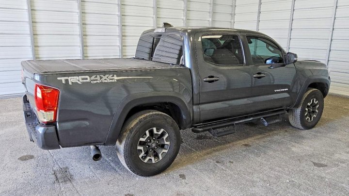 Toyota TACOMA  2023