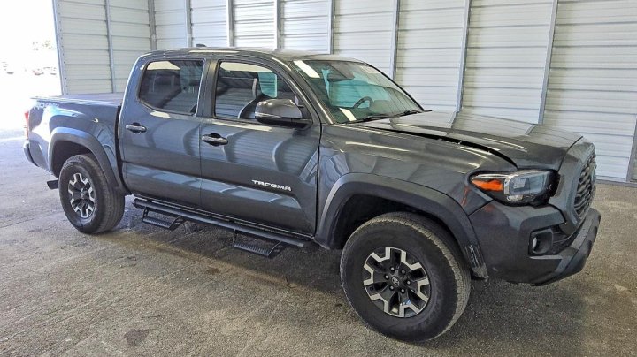 Toyota TACOMA  2023