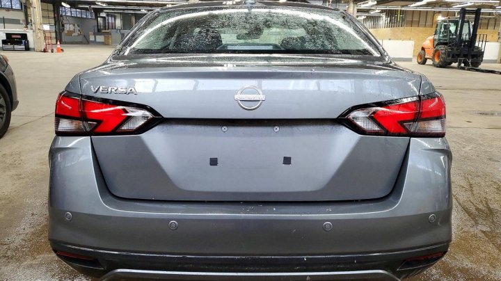 Nissan Versa  2025