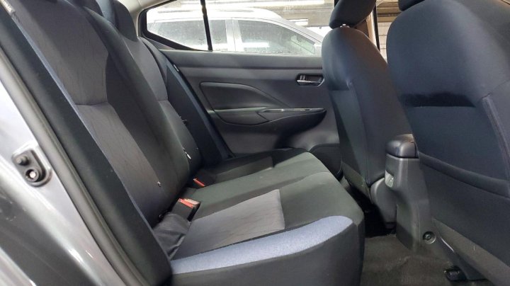Nissan Versa  2025