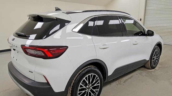 Ford Escape  2023