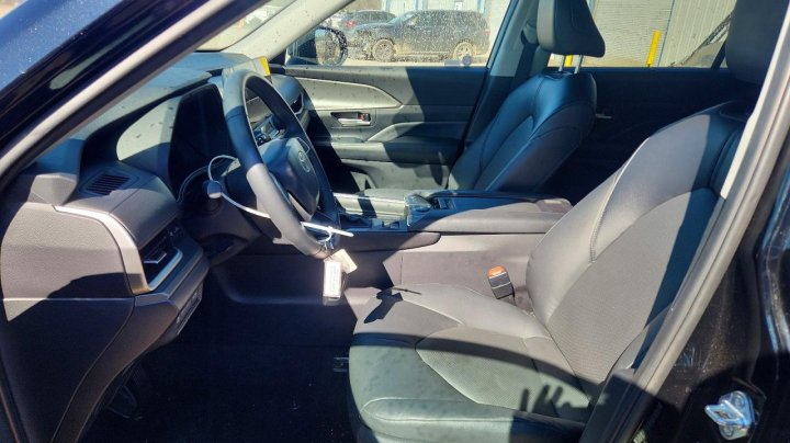 Toyota GRAND  2025