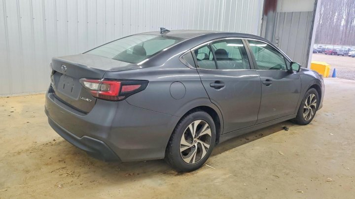 Subaru Legacy  2022