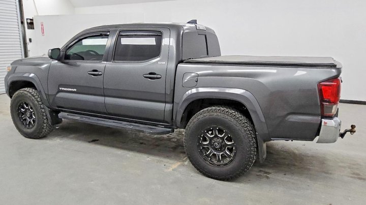 Toyota TACOMA  2019
