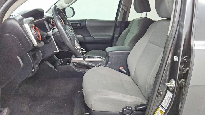 Toyota TACOMA  2019