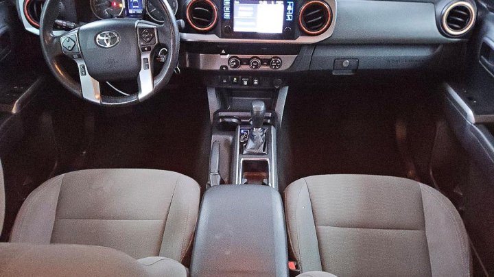Toyota TACOMA  2019